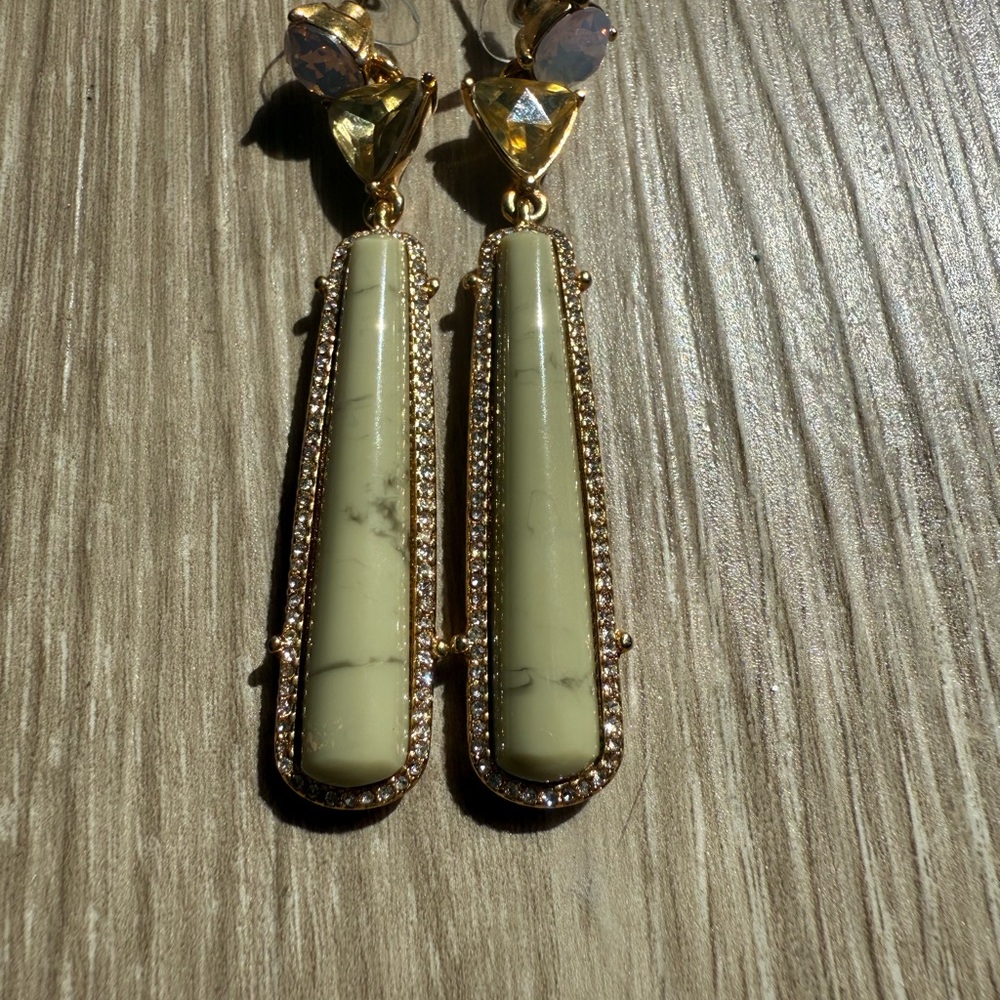 Elegant Gold and Green Dangle Earrings Fashion Jewelry